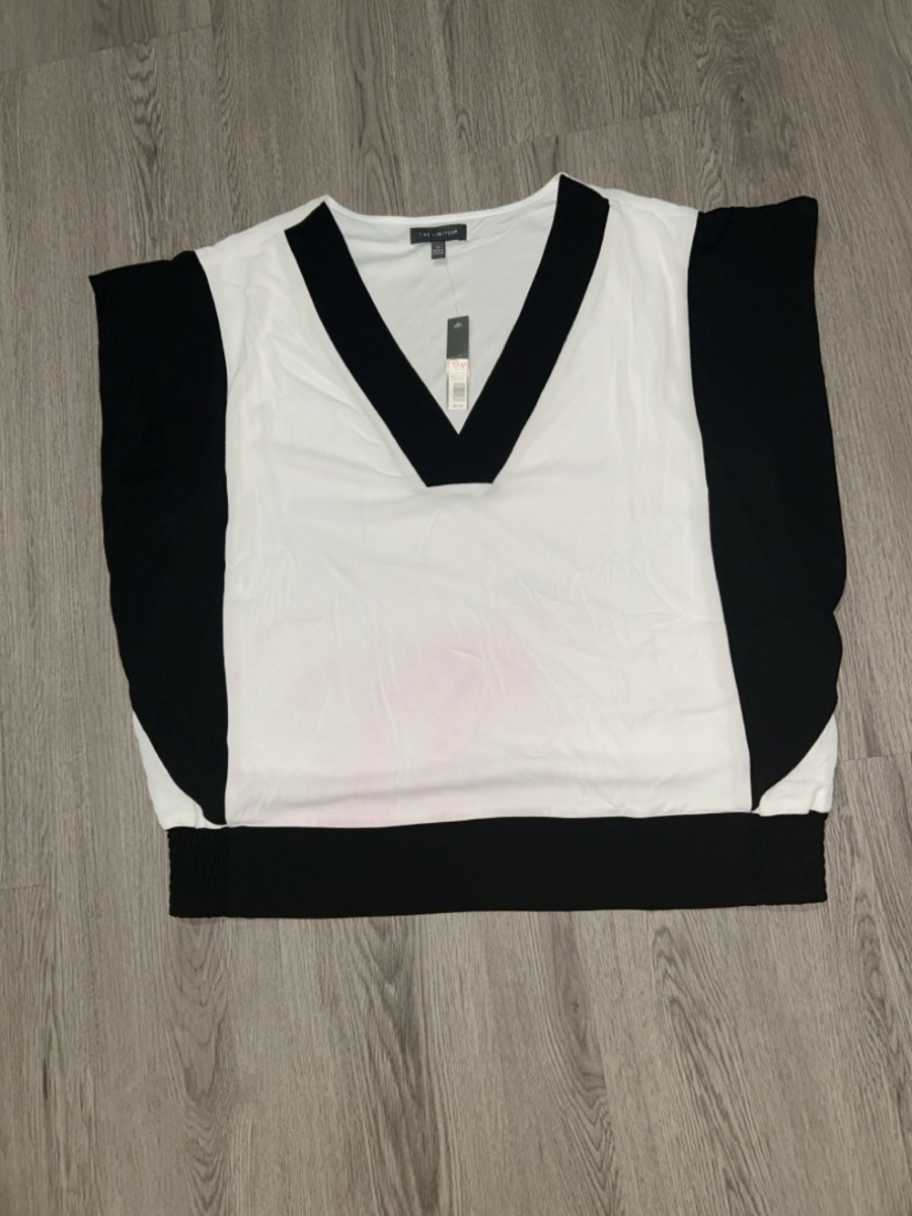 NWT White & Black V-Neck Colorblock Top by Tahari